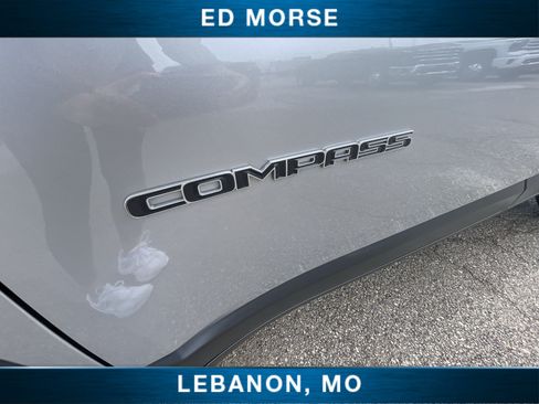 Used 2022 Jeep Compass Latitude w/ Convenience Group AWD/4WD image 29