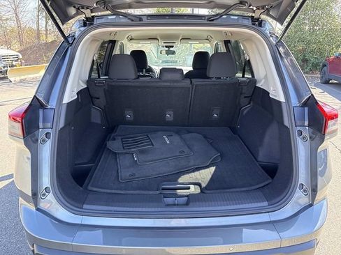 Used 2025 Nissan Rogue S image 12