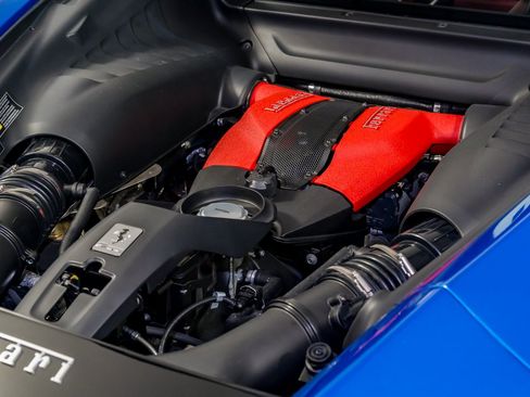Certified 2022 Ferrari F8 Tributo RWD image 42
