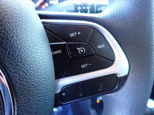Used 2023 Jeep Renegade Latitude AWD/4WD image 15