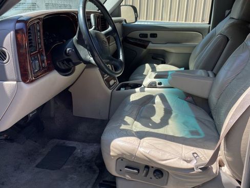 Used 2002 Chevrolet Suburban LT AWD/4WD image 17