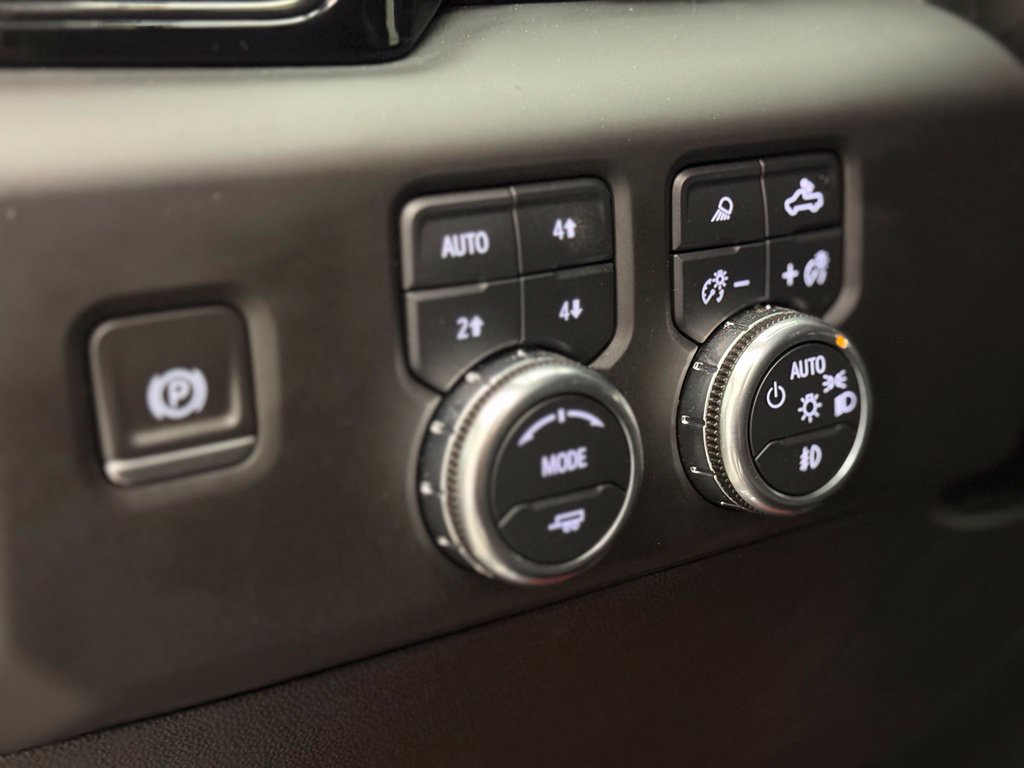 Used 2024 GMC Sierra 1500 AT4 w/ Technology Package AWD/4WD image 22