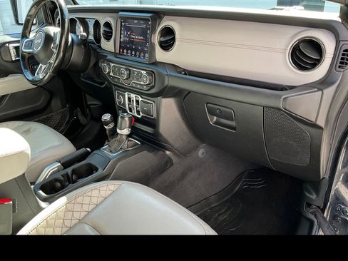 Used 2021 Jeep Wrangler Unlimited Sahara AWD/4WD image 10