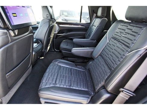 Used 2025 Cadillac Escalade Premium Luxury Platinum image 7
