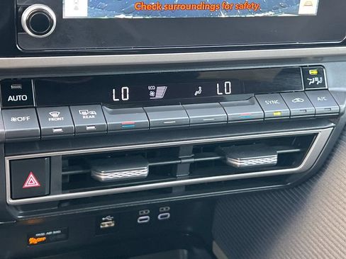 Certified 2025 Toyota Camry SE FWD image 22