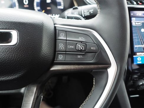 Used 2024 Jeep Grand Cherokee L Limited w/ Luxury Tech Group II image 29