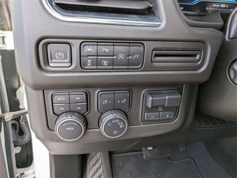 Used 2022 Chevrolet Tahoe LT w/ Luxury Package image 15