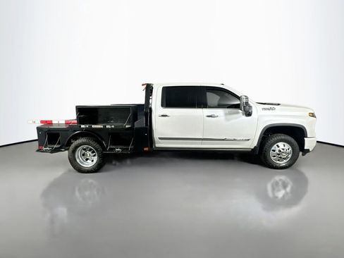 Used 2024 Chevrolet Silverado 3500 High Country w/ High Country Premium Package image 8