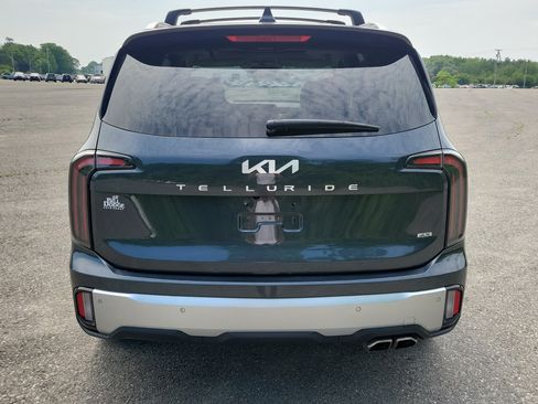 Used 2024 Kia Telluride EX w/ EX Captain's Chair Package AWD/4WD image 6