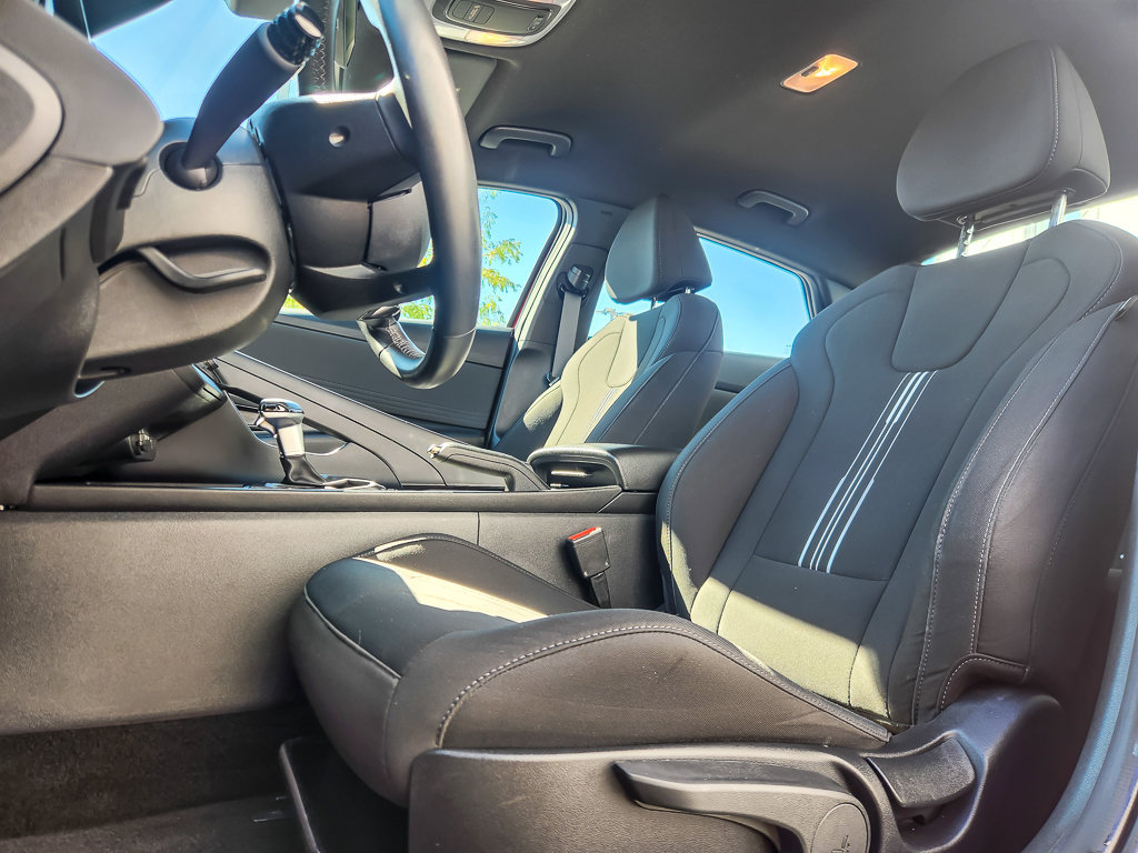 Used 2025 Hyundai Elantra Sport FWD image 7