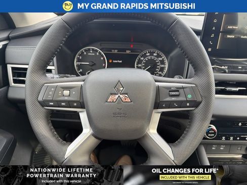 New 2026 Mitsubishi Outlander AWD image 16