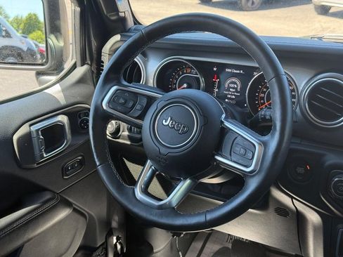 Used 2018 Jeep Wrangler Unlimited Sahara w/ Dual Top Group AWD/4WD image 11
