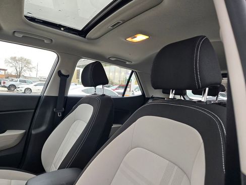 Certified 2023 Hyundai Venue SEL image 30