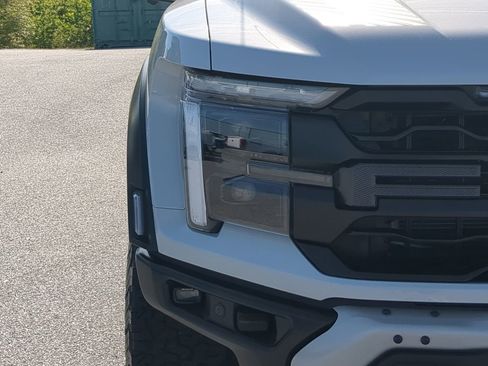 Used 2025 Ford F150 Raptor AWD/4WD image 8