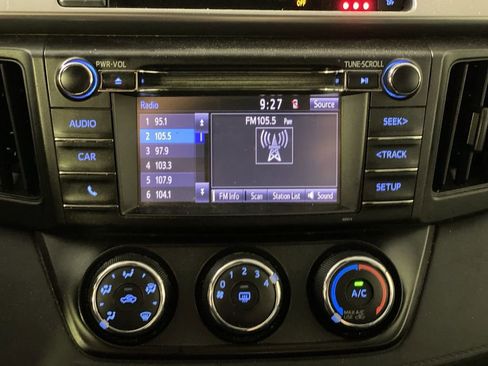 Used 2017 Toyota RAV4 LE FWD image 12