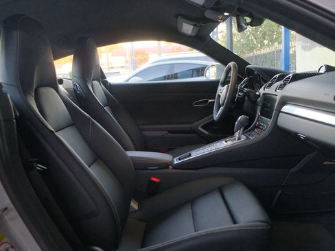 Used 2024 Porsche 718 Cayman image 29