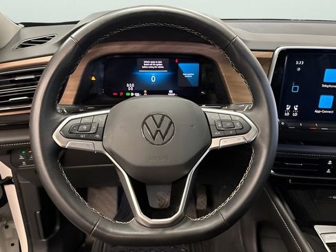 Used 2025 Volkswagen Atlas SE AWD/4WD image 17