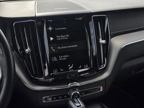 Used 2020 Volvo XC60 T5 R-Design image 20