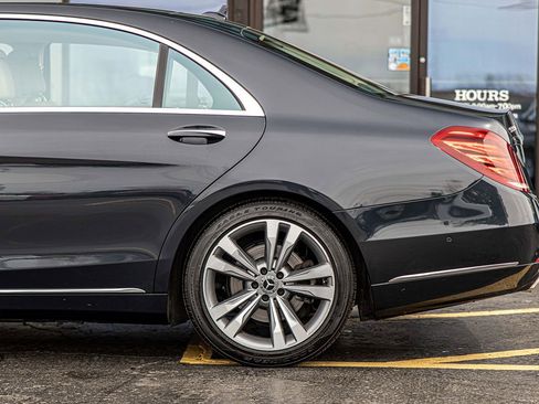 Used 2017 Mercedes-Benz S 550 4MATIC Sedan w/ Premium Package image 7