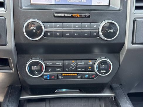 Used 2020 Ford Expedition XLT w/ Equipment Group 202A AWD/4WD image 12