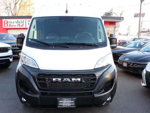 Used 2025 RAM ProMaster 2500 w/ Convenience Group image 8