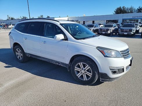 Used 2016 Chevrolet Traverse LT image 1