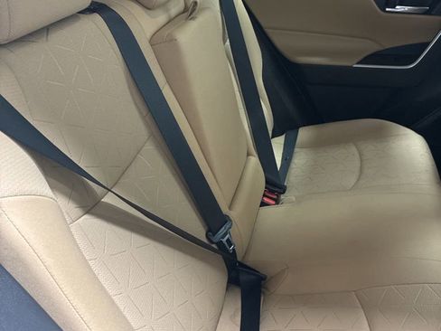 Used 2022 Toyota RAV4 XLE image 16