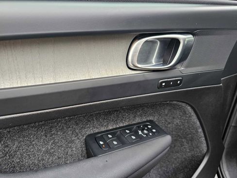 Certified 2024 Volvo XC40 B5 Plus w/ Climate Package image 26