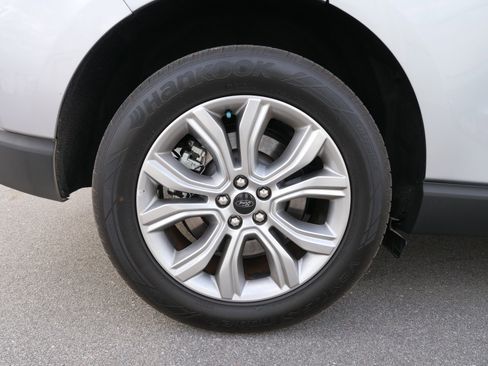 Used 2024 Ford Edge Titanium image 11