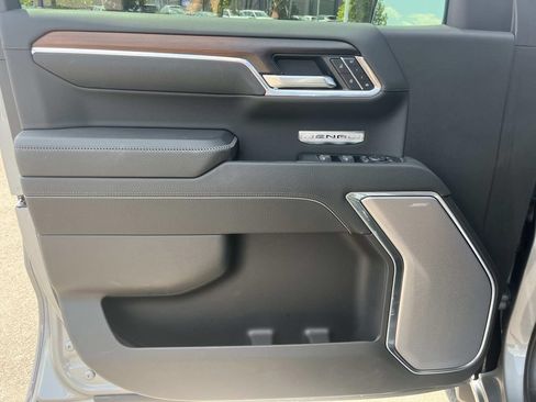 Used 2026 GMC Sierra 1500 Denali w/ Denali Reserve Package AWD/4WD image 27
