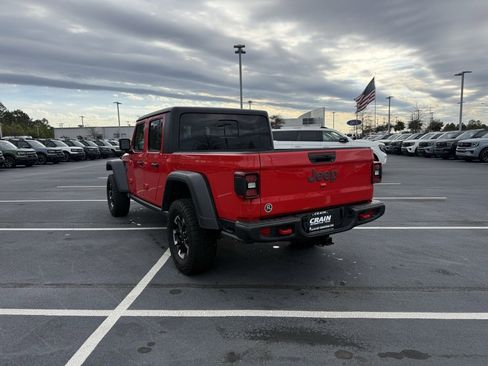 Used 2024 Jeep Gladiator Rubicon w/ Technology Group image 5