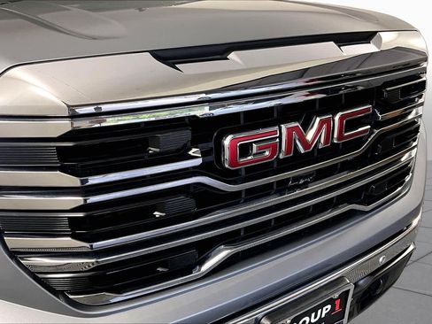 Used 2023 GMC Sierra 1500 SLT AWD/4WD image 29