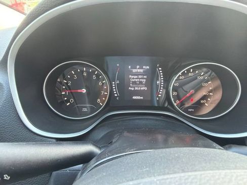 Used 2019 Jeep Compass Latitude w/ Cold Weather Group AWD/4WD image 5