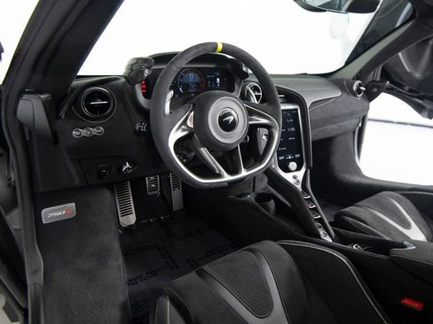 Used 2024 McLaren 750S Spider image 14