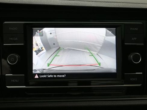 Used 2023 Volkswagen Jetta SE FWD image 10