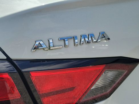 Used 2021 Nissan Altima 2.5 SV FWD image 10