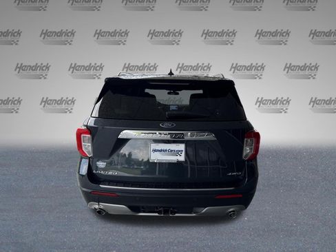 Used 2022 Ford Explorer Limited w/ Equipment Group 301A AWD/4WD image 8