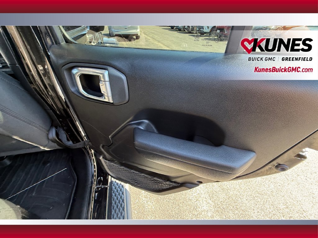 Used 2022 Jeep Gladiator Sport AWD/4WD image 35