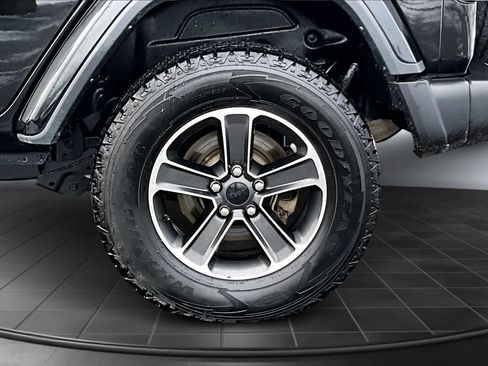 Used 2023 Jeep Wrangler Sahara w/ Cold Weather Group image 36