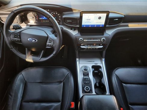 Used 2020 Ford Explorer XLT w/ Equipment Group 202A image 21