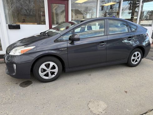Used 2013 Toyota Prius Two image 34