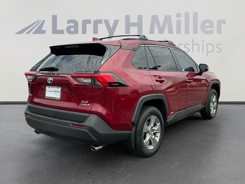 Used 2024 Toyota RAV4 XLE w/ Convenience Package AWD/4WD image 5