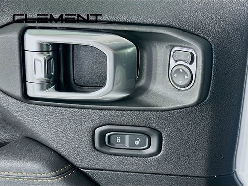 Used 2023 Jeep Wrangler Unlimited Sahara image 26