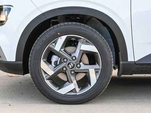 Used 2026 Hyundai Venue SEL image 13