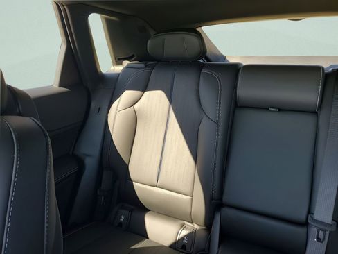 Used 2025 Cadillac Lyriq Luxury image 12