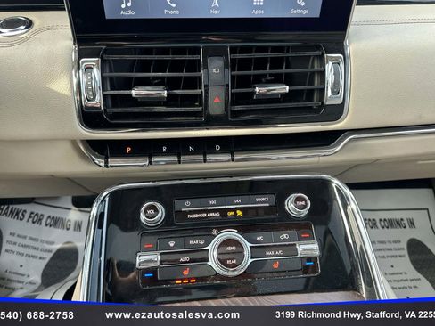 Used 2018 Lincoln Navigator Select image 24