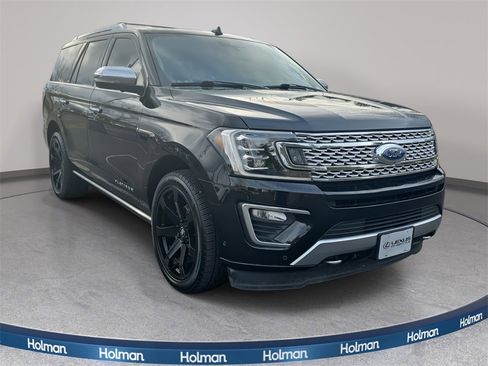 Used 2019 Ford Expedition Platinum image 3
