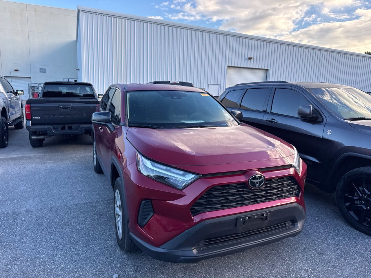 Used 2023 Toyota RAV4 LE FWD image 3