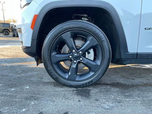 Used 2023 Jeep Grand Cherokee L Laredo image 36
