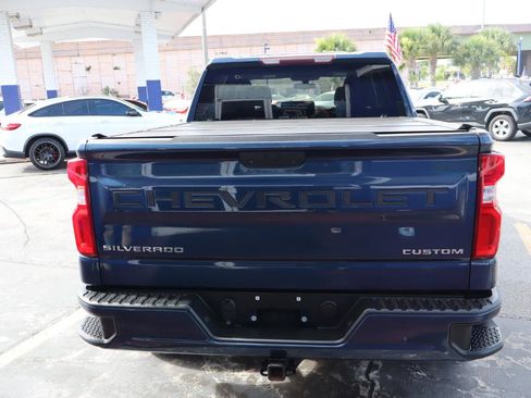 Used 2019 Chevrolet Silverado 1500 Custom w/ Custom Value Package AWD/4WD image 4